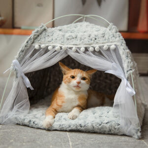 Alternative view of Semi-enclosed pet bed